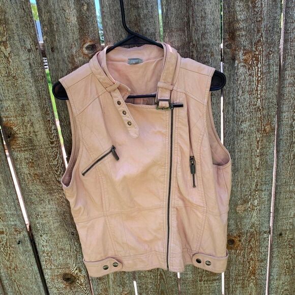 Vanity sleeveless faux leather vest zip up - Picture 1 of 12